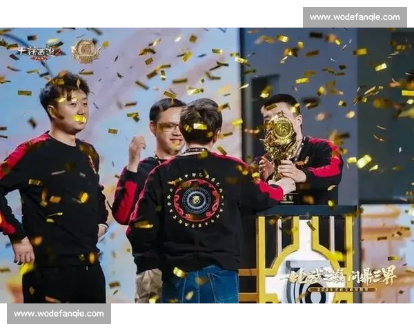 荣耀之巅：冠军奖杯背后奋斗与荣耀的辉煌故事展现